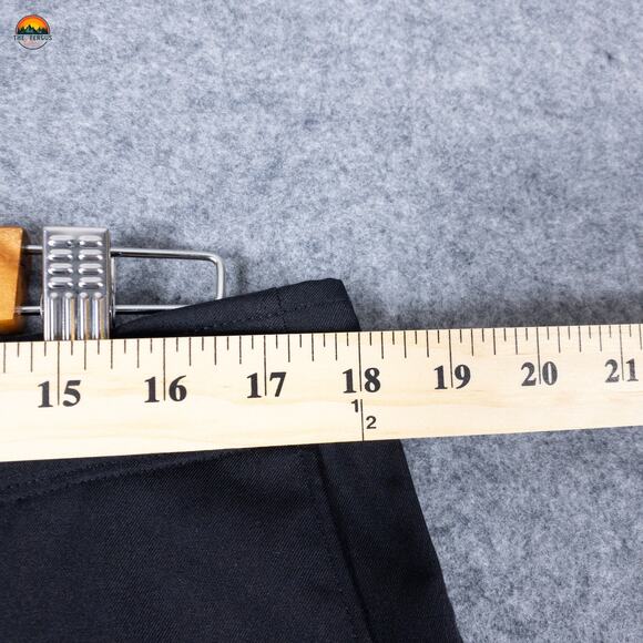 PGA Tour Chino Shorts Black Flat Front Slash Pockets Men's Size 36 - Picture 7 of 7